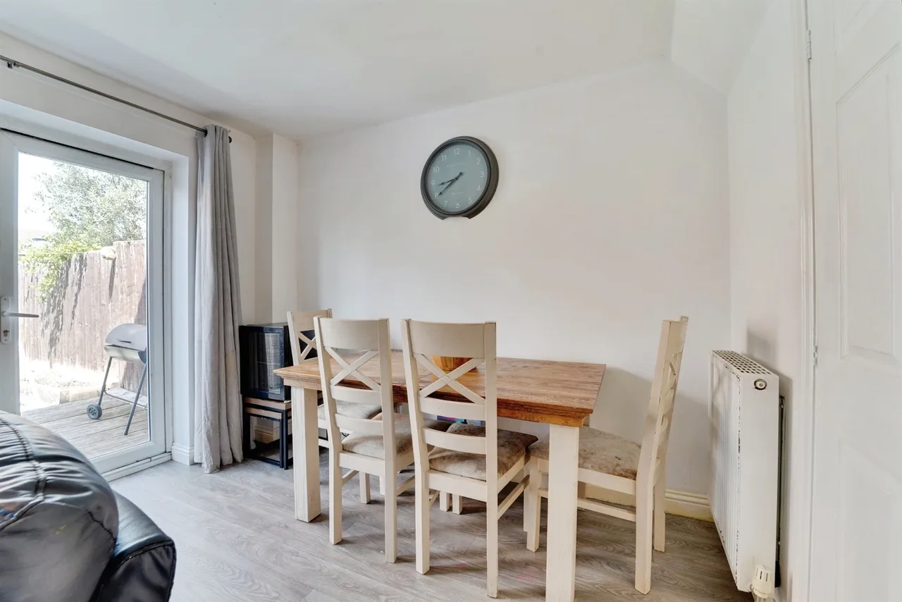 Samuel Jones Crescent, Little Paxton, PE19, photo 6