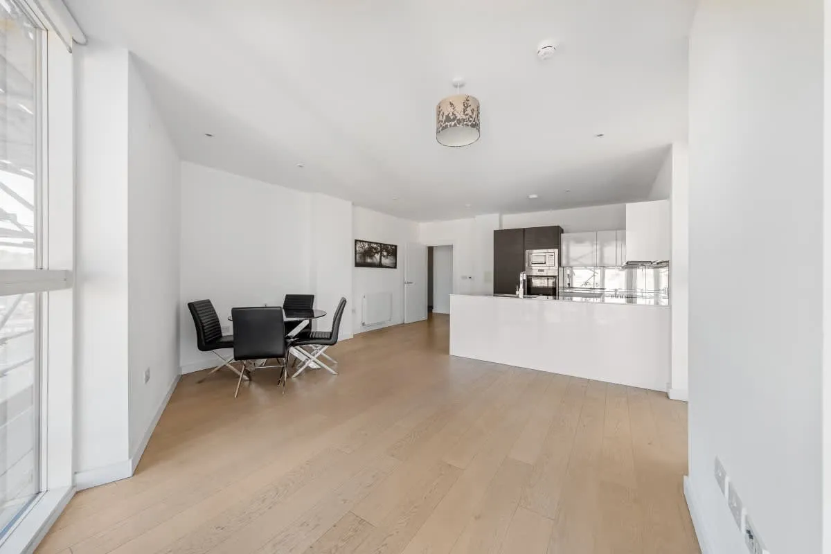 2 bed flat to rent, River Gardens Walk, London, SE10