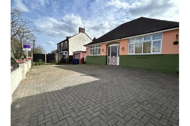 2 bed house for sale, Bradwell Lane, Newcastle, ST5