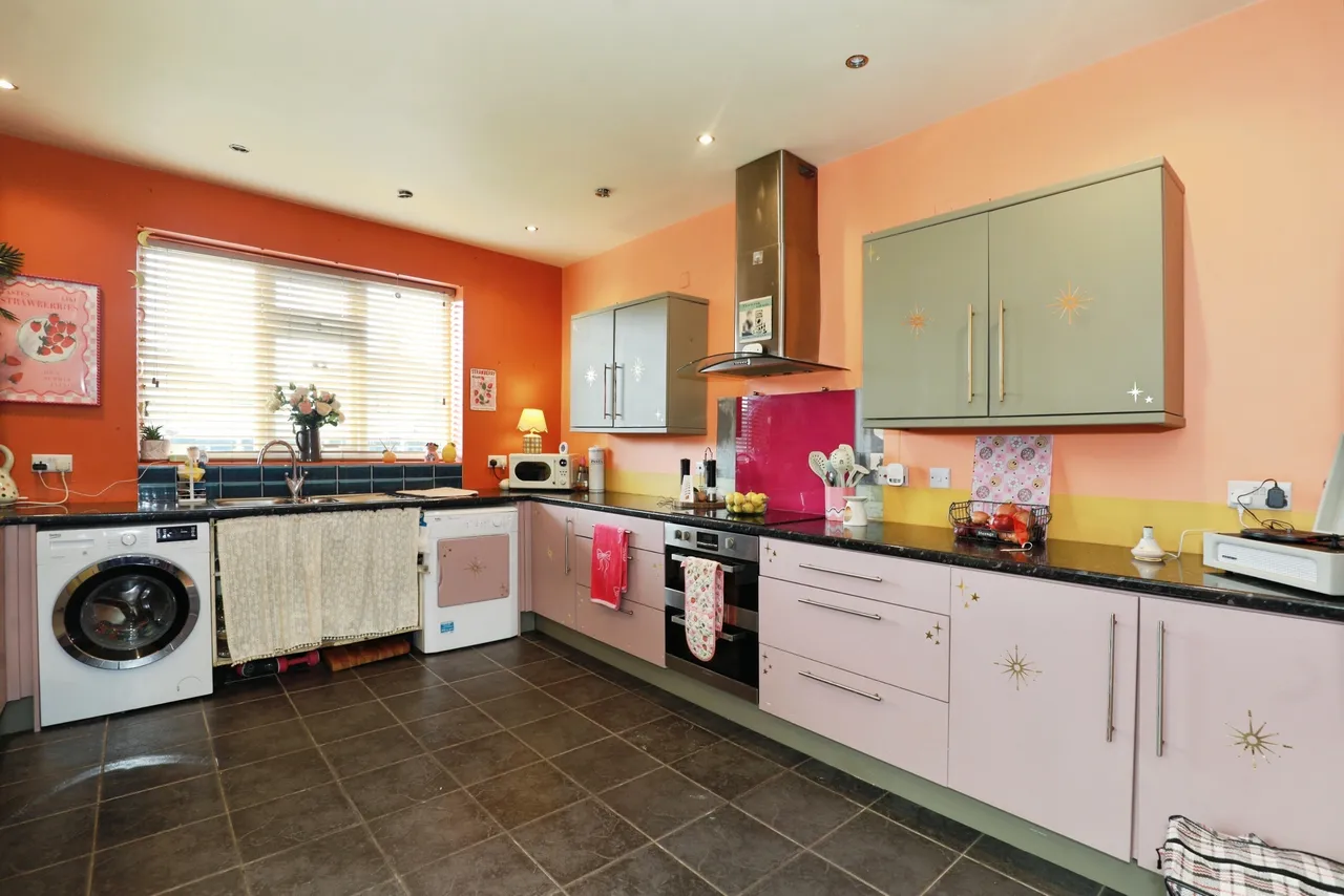 Bradwell Lane, Newcastle, ST5, photo 10