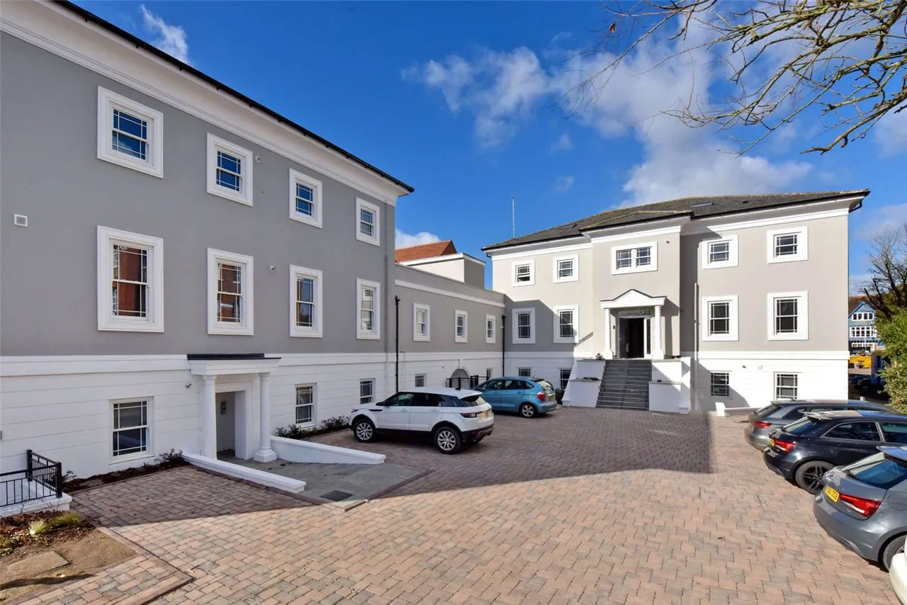 2 bed flat to rent — Station Road, Marlow, Buckinghamshire, SL7 1ST