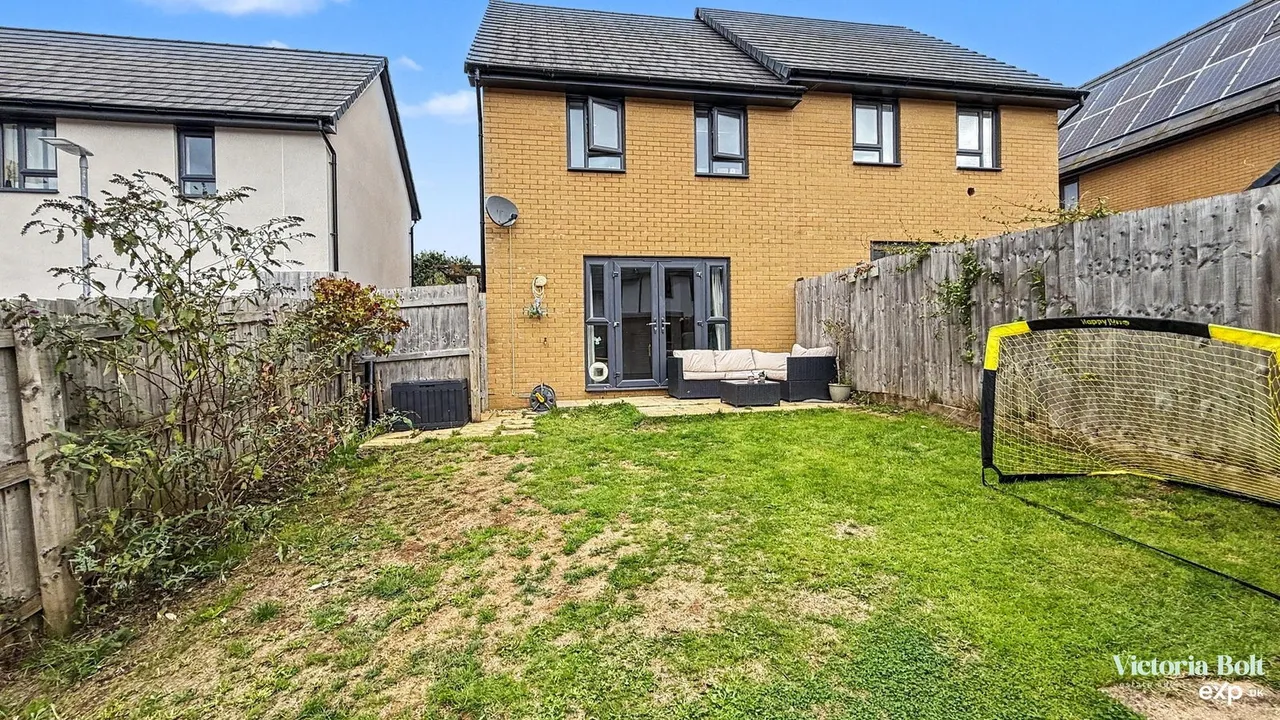 Spindle Crescent, Plympton, photo 14