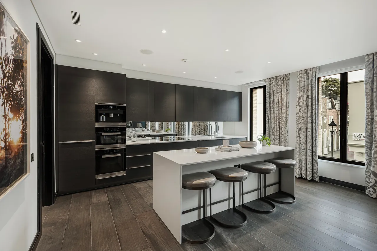 Cheval Place, Knightsbridge, London, photo 4