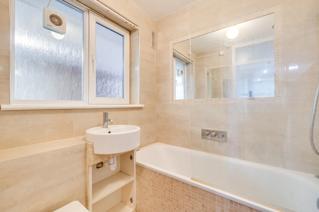 Estcourt Road, London, SW6, photo 4