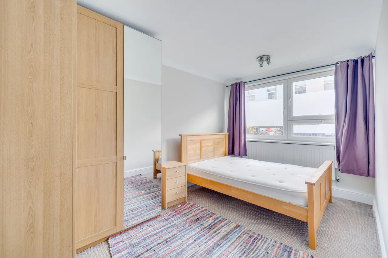 Estcourt Road, London, SW6, photo 3