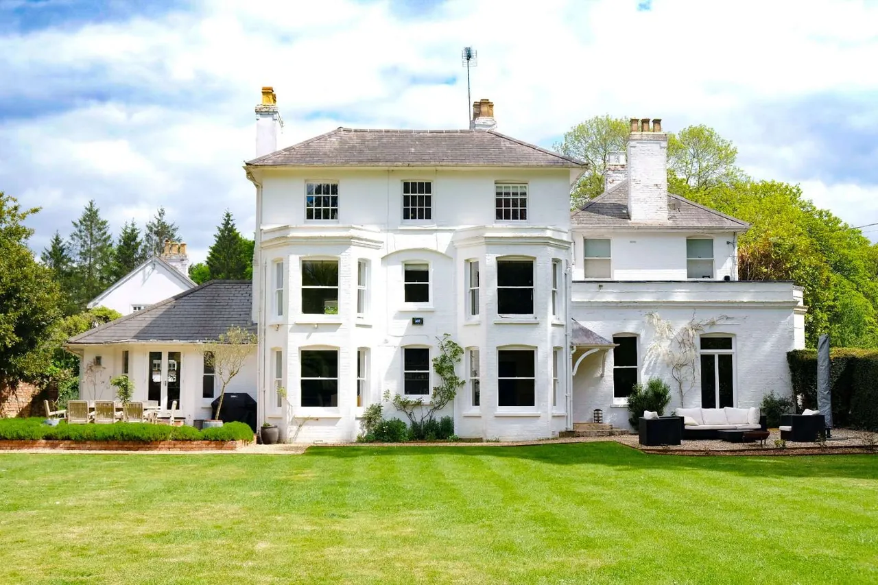6 bed house for sale, Pankridge Street, Crondall, GU10