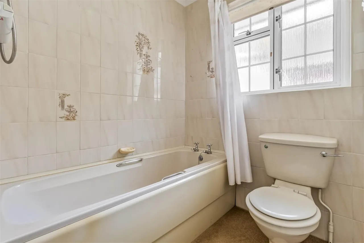 Park Drive, Rustington, photo 11