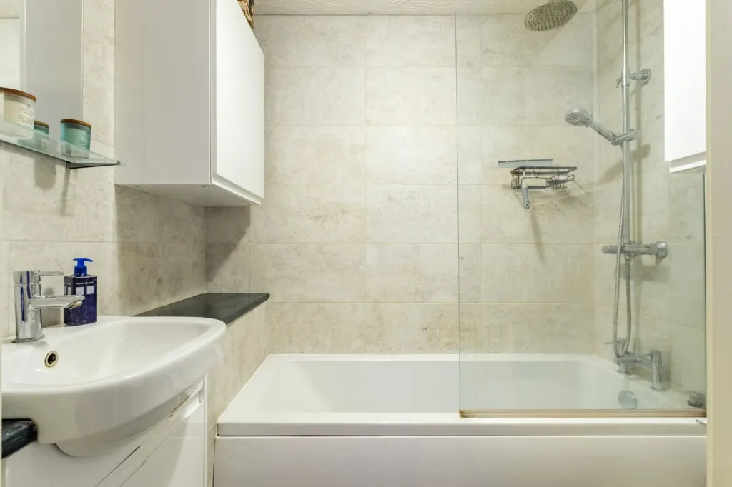 Robin Mews, Loughborough, LE11, photo 8