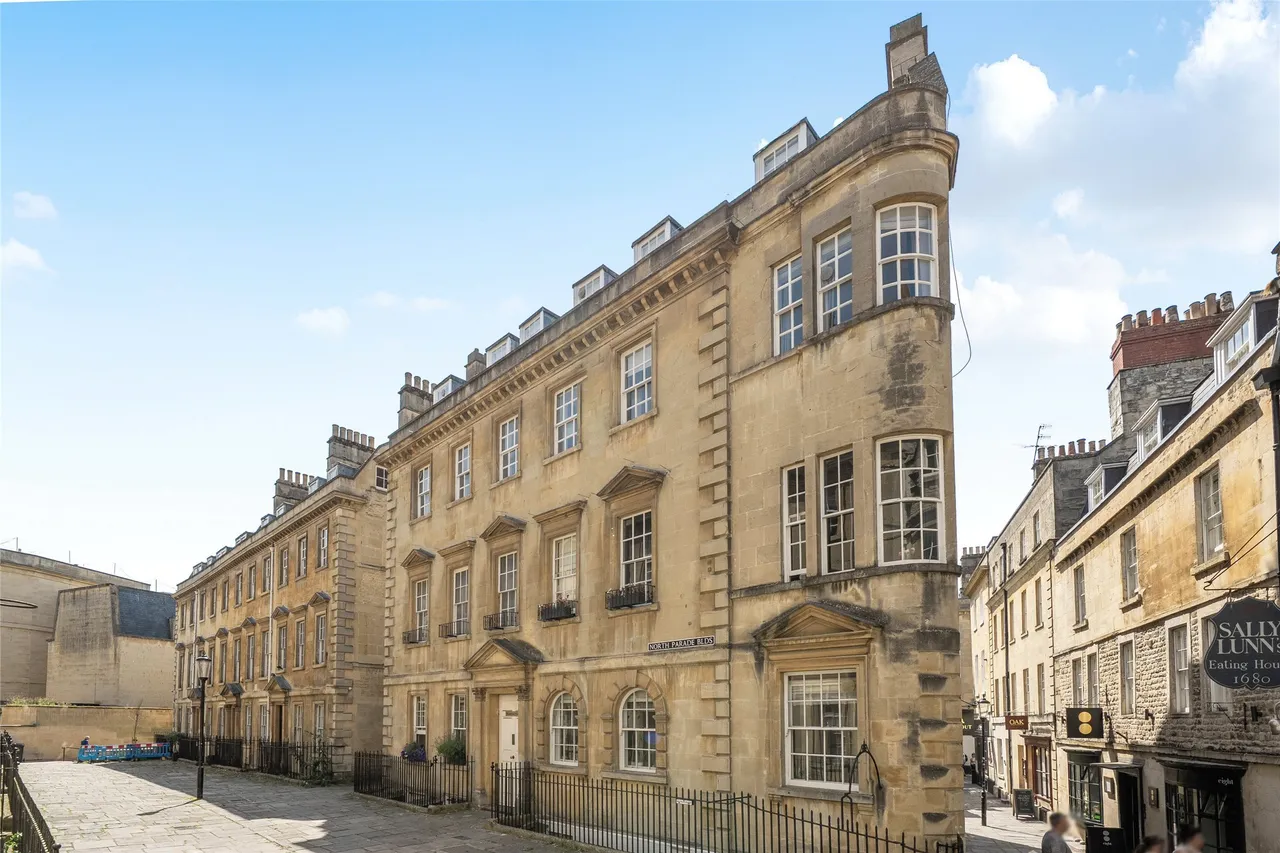 2 bed flat for sale — Hamilton House, Bath, BA1 1NS