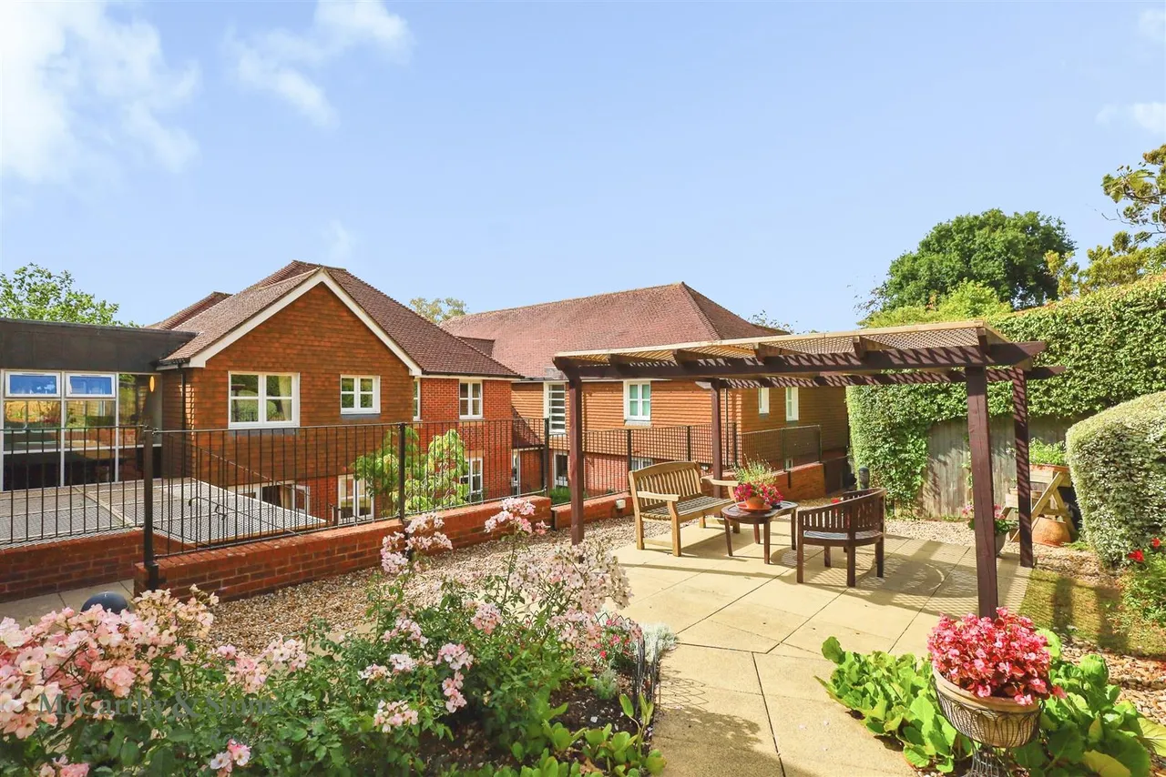 Mutton Hall Hill, Heathfield, TN21, photo 9