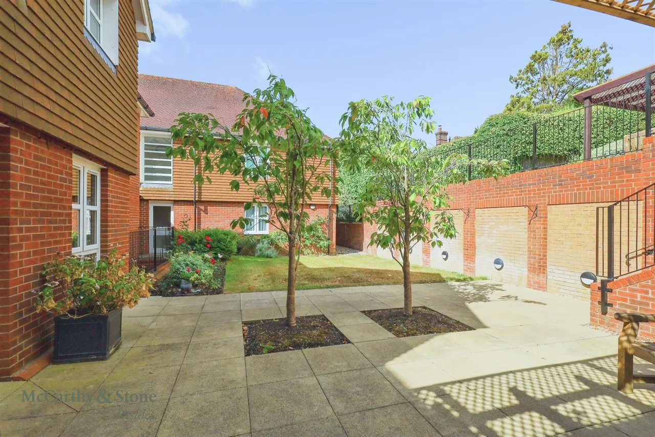 Mutton Hall Hill, Heathfield, TN21, photo 22