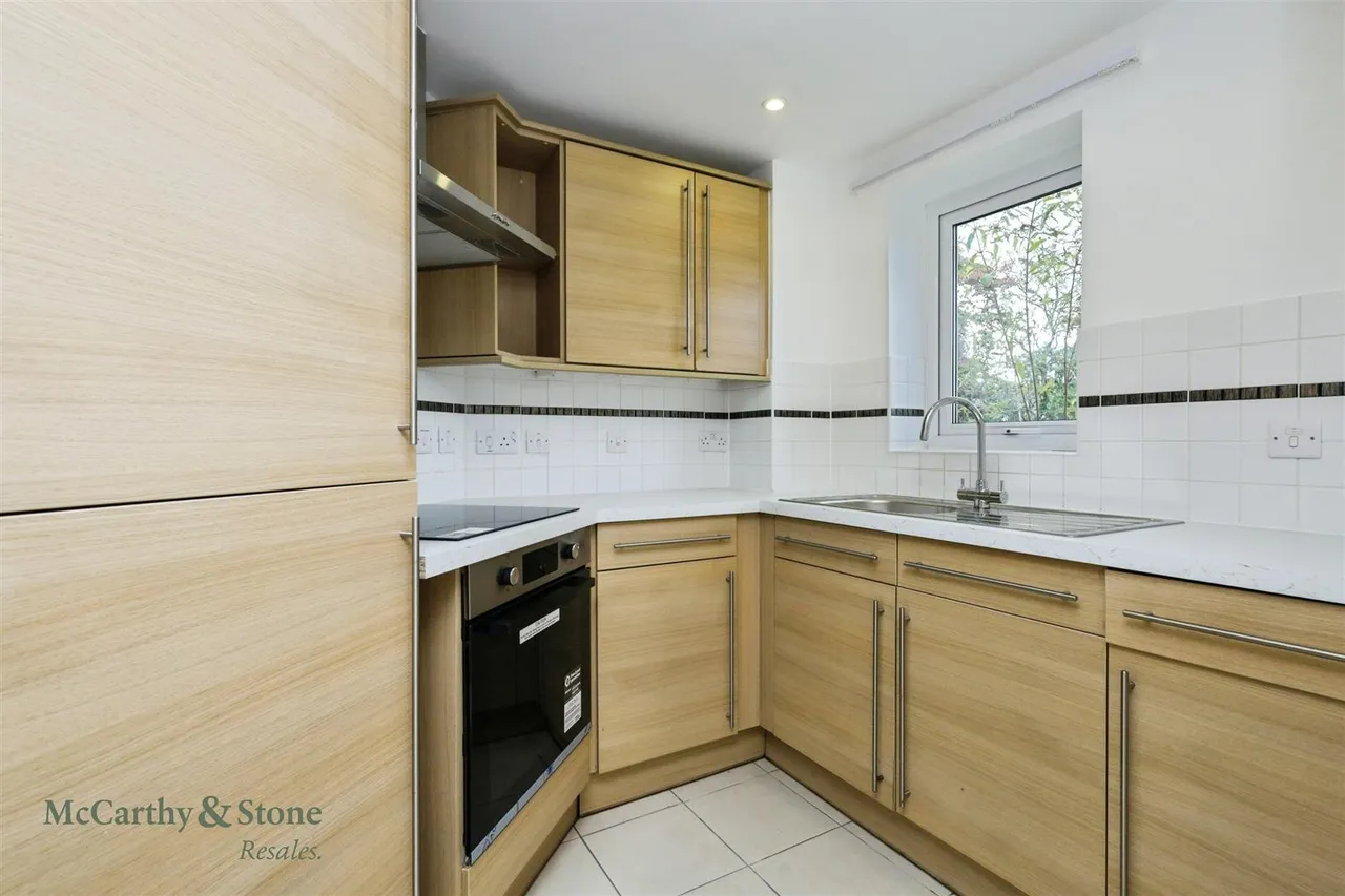 Mutton Hall Hill, Heathfield, TN21, photo 3