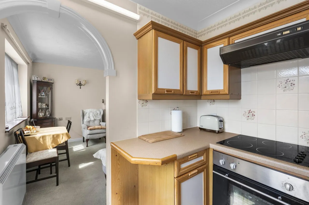 Pond Court The Ridgeway, Codicote, SG4, photo 5