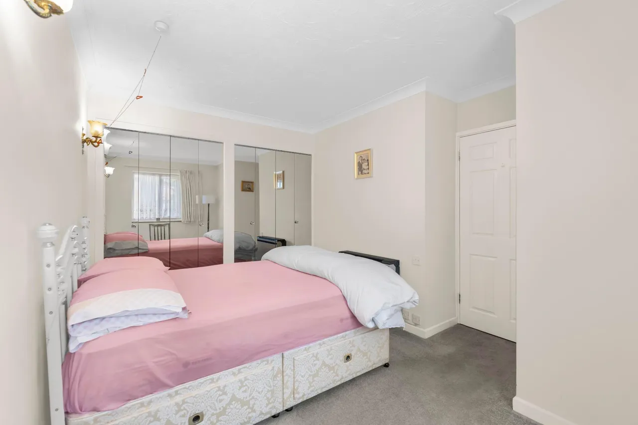 Pond Court The Ridgeway, Codicote, SG4, photo 6