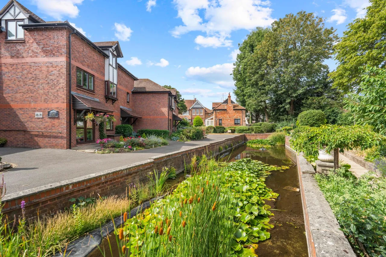 Pond Court The Ridgeway, Codicote, SG4, photo 8