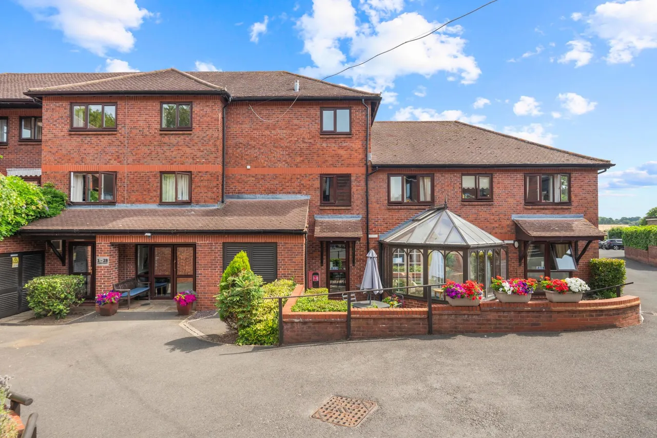 Pond Court The Ridgeway, Codicote, SG4, photo 10