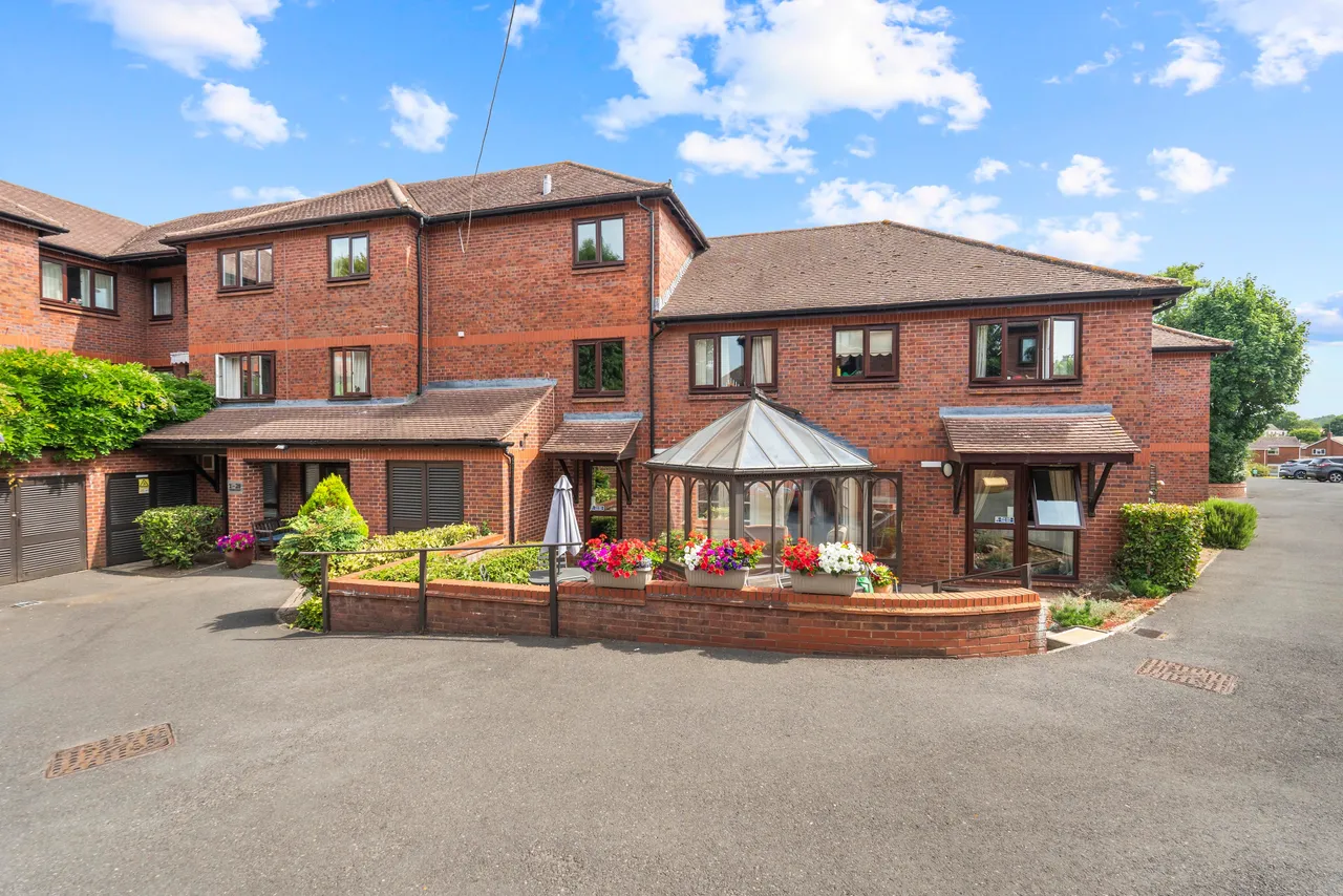 1 bed flat for sale — Pond Court The Ridgeway, Codicote, SG4