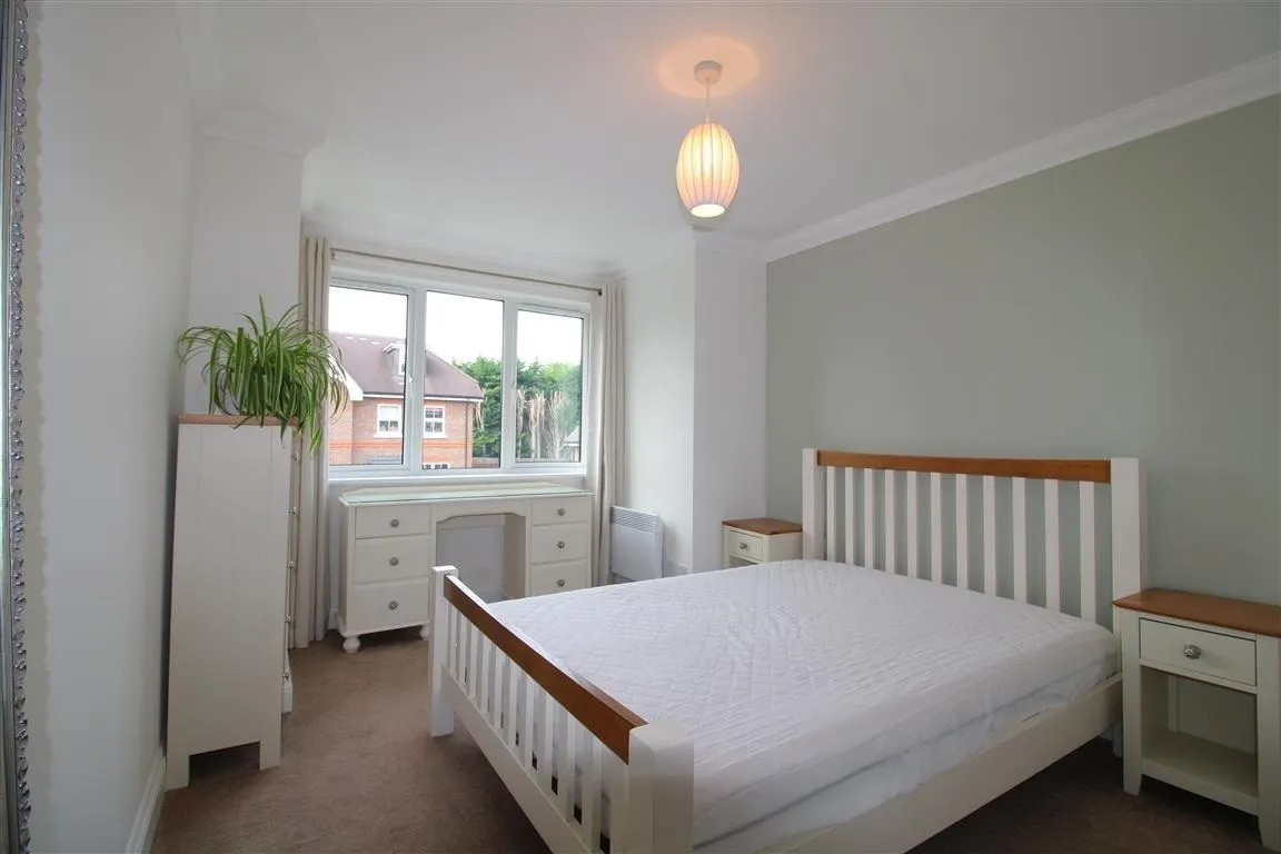 Two Bedroom Apartment, No Chain, Next To Taplow Station, Maidenhead, photo 6