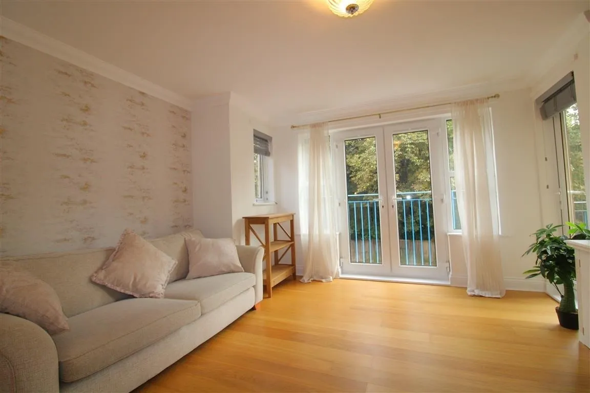 Two Bedroom Apartment, No Chain, Next To Taplow Station, Maidenhead, photo 5