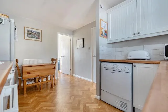 Pembroke Place, Bampton, OX18, photo 8
