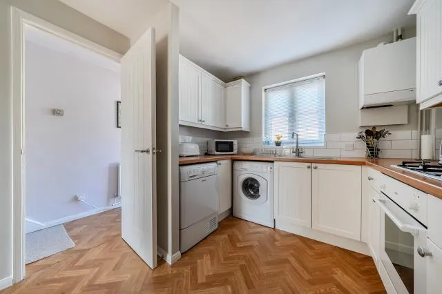Pembroke Place, Bampton, OX18, photo 10