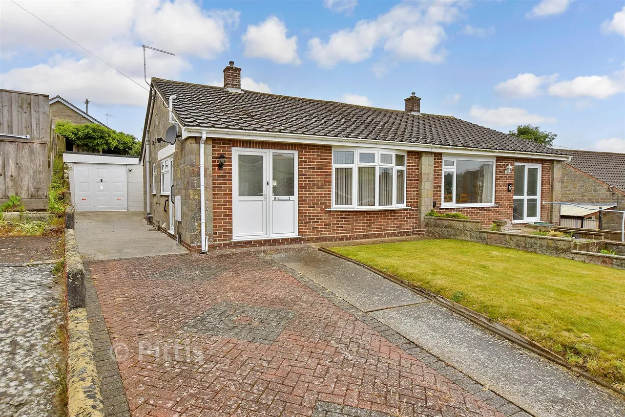 2 bed house for sale, Stenbury View, Wroxall, PO38