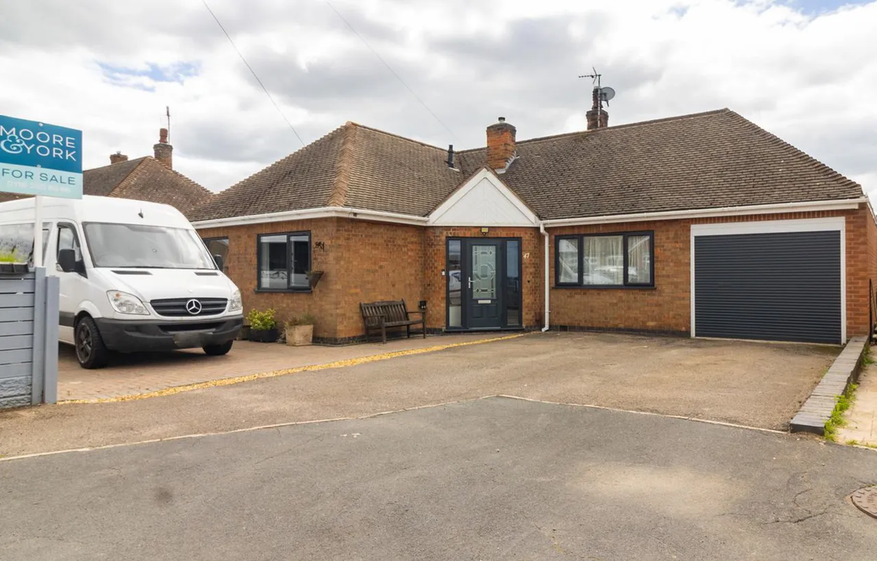 3 bed house for sale — Forest Rise, Thurnby, Leicester, Leicester, LE7 9PG