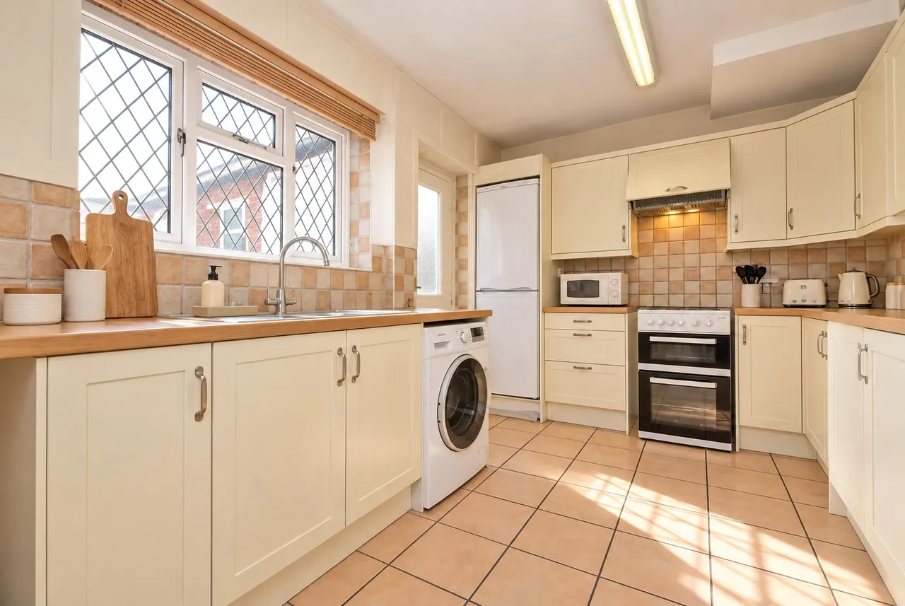 Hornbeam Road, Guildford, GU1, photo 2