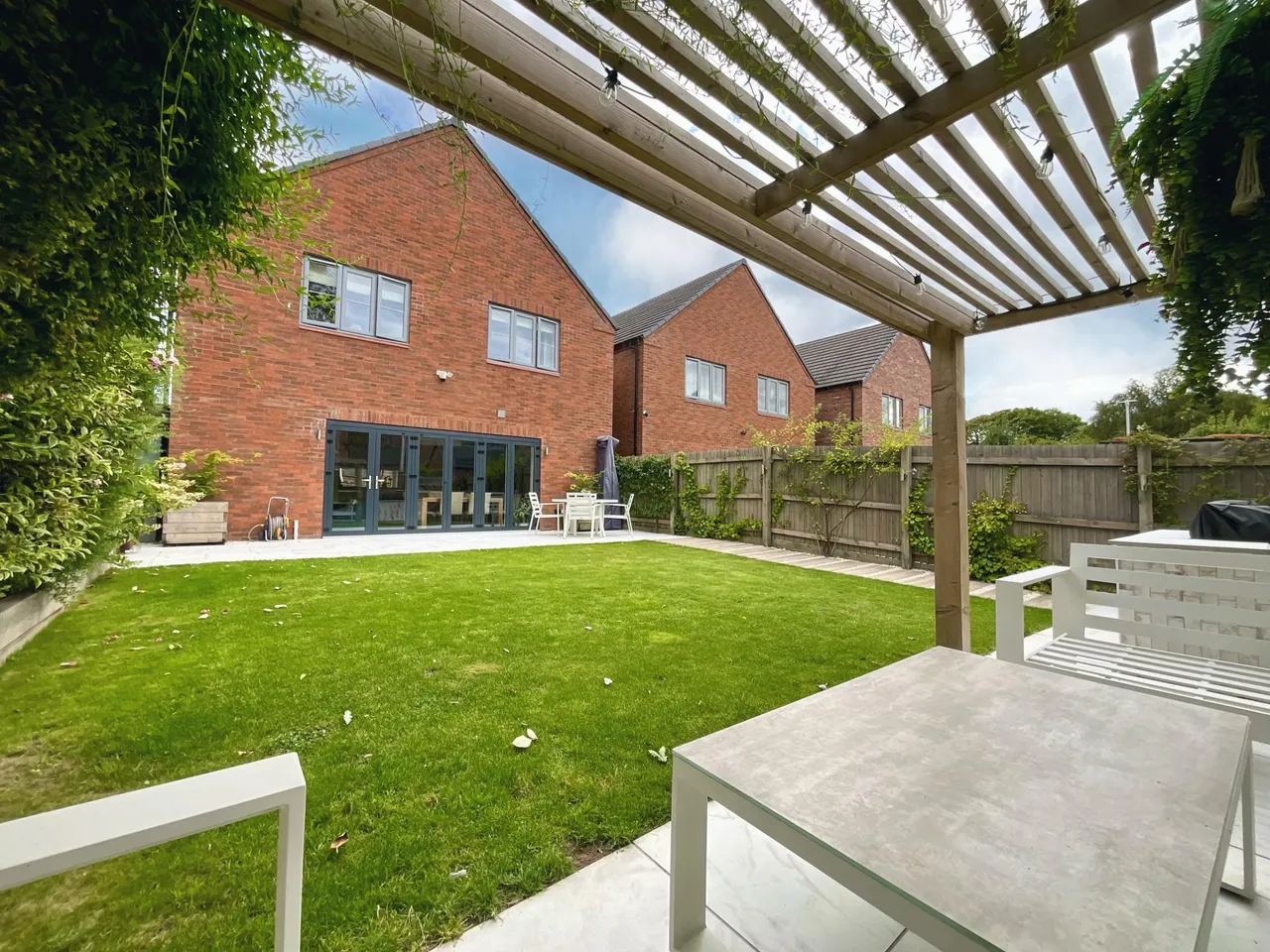 Blackburn Close, Nottingham, NG4, photo 28