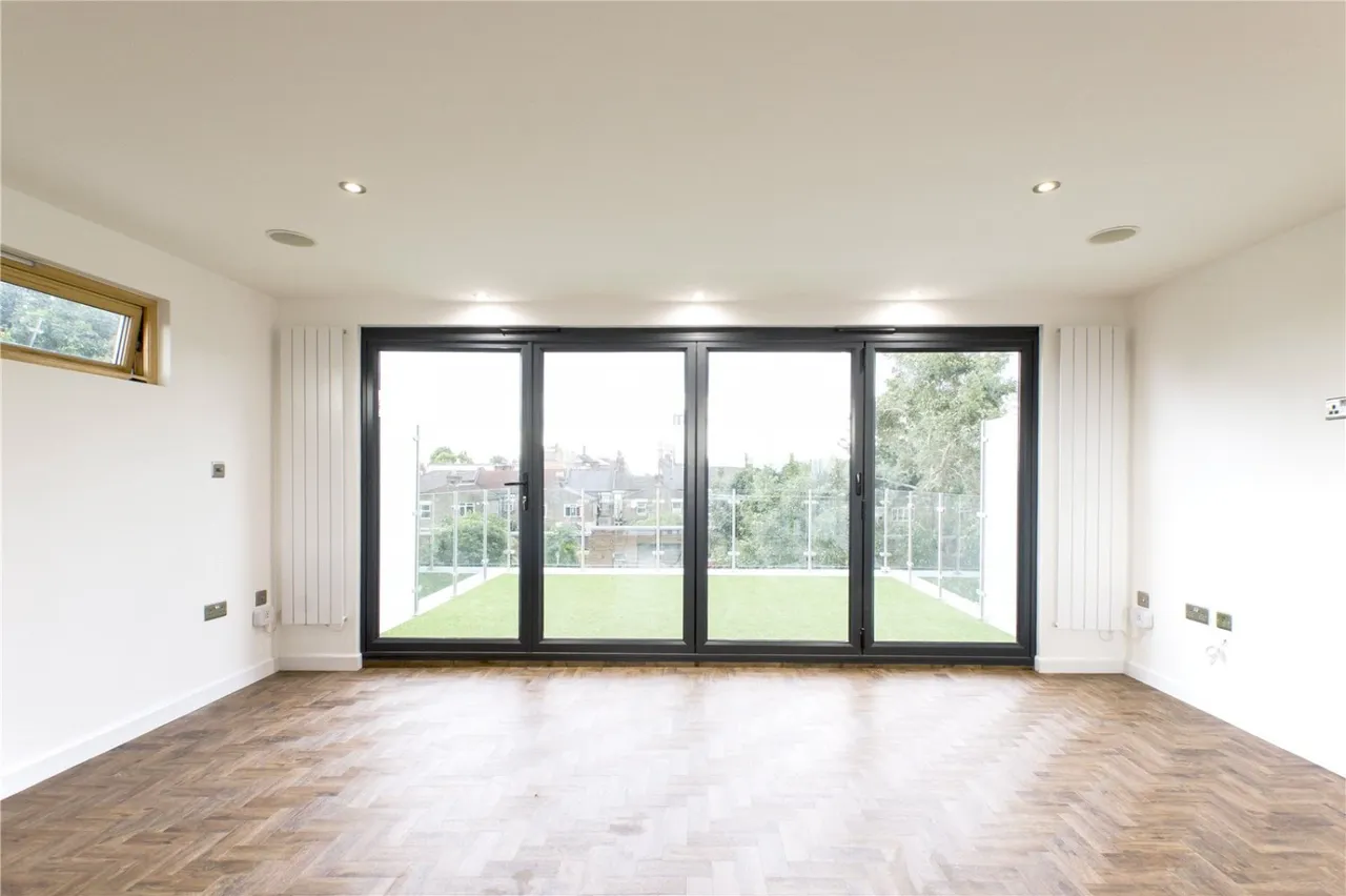Grosvenor Park Road, London, E17, photo 8