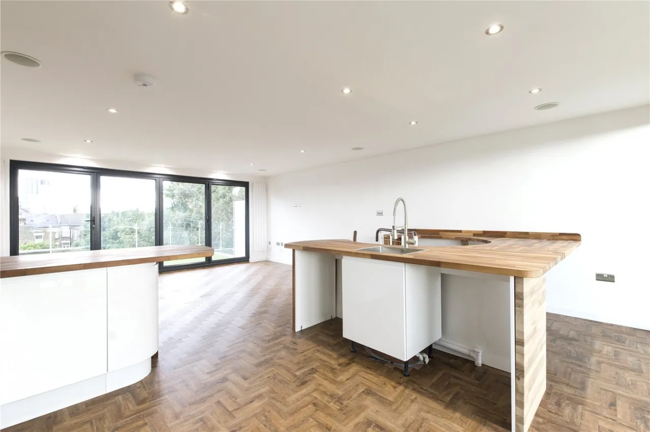Grosvenor Park Road, London, E17, photo 3