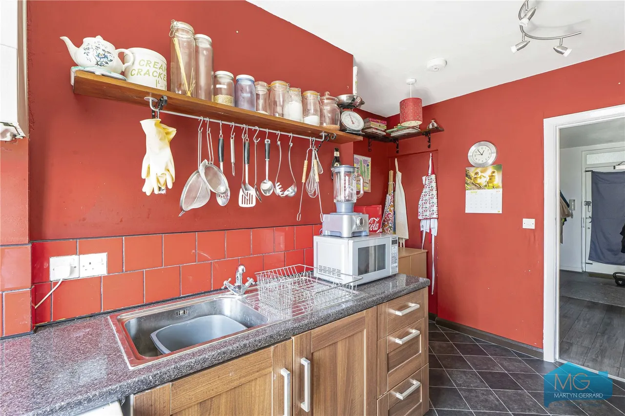 Western Road, London, N2, photo 20