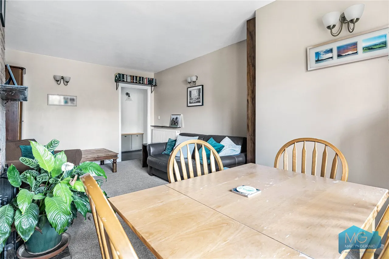 Western Road, London, N2, photo 13