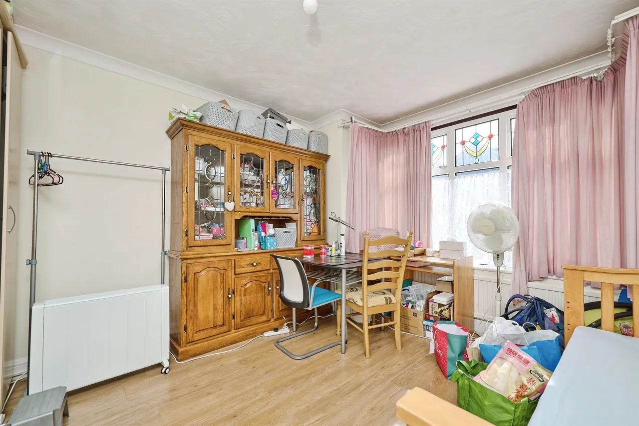 Westwood Avenue, March, PE15, photo 8