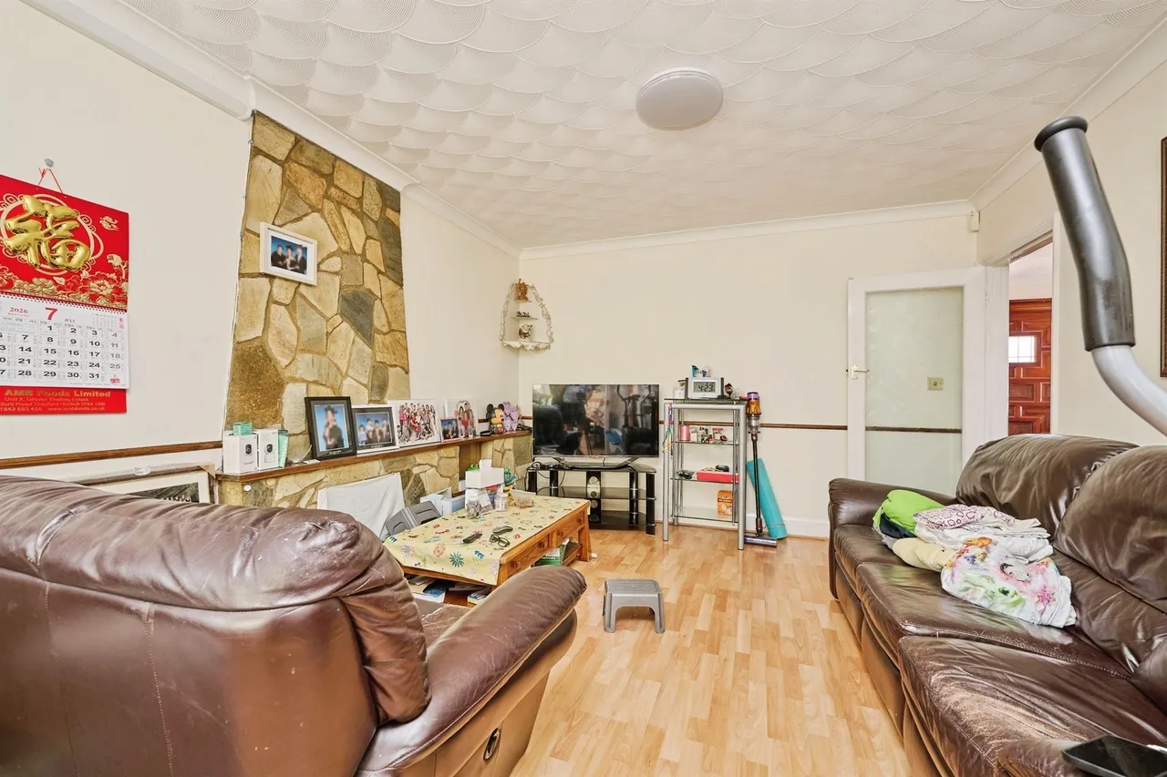 Westwood Avenue, March, PE15, photo 5