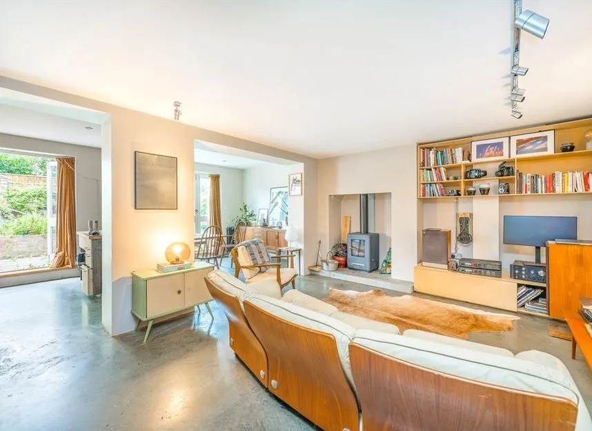 3 bed flat for sale — Gautrey Road, Peckham, SE15