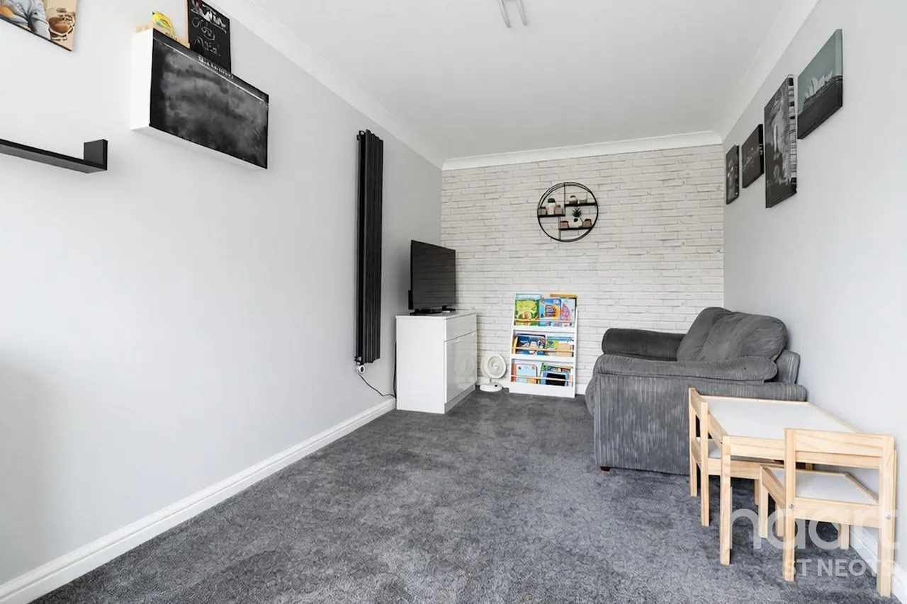 Murrell Close, St Neots, PE19, photo 11