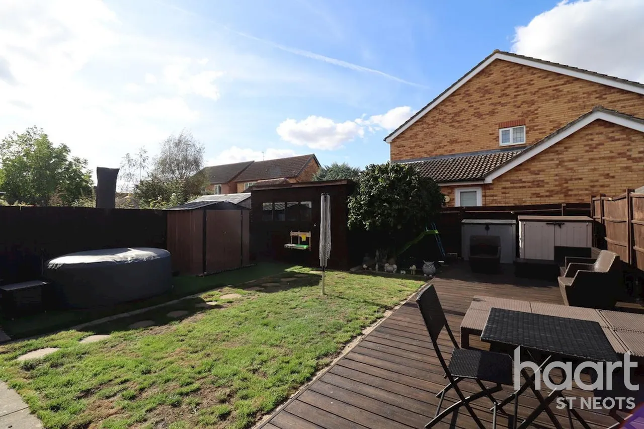 Murrell Close, St Neots, PE19, photo 24