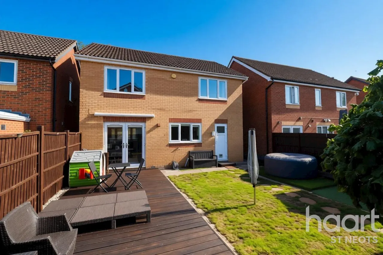Murrell Close, St Neots, PE19, photo 25