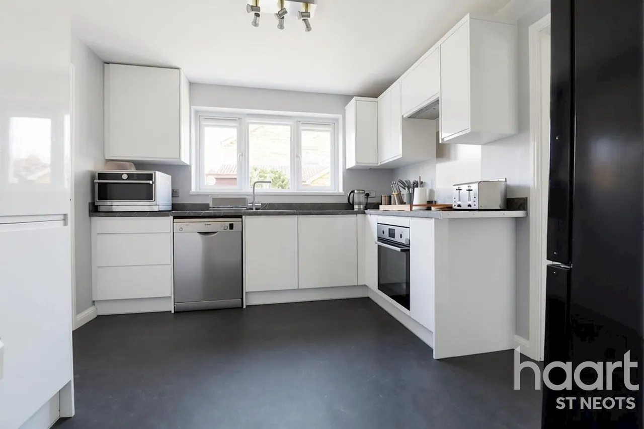 Murrell Close, St Neots, PE19, photo 5