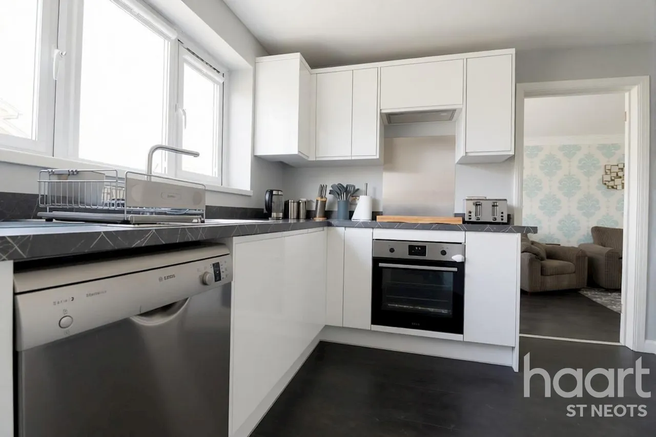 Murrell Close, St Neots, PE19, photo 6
