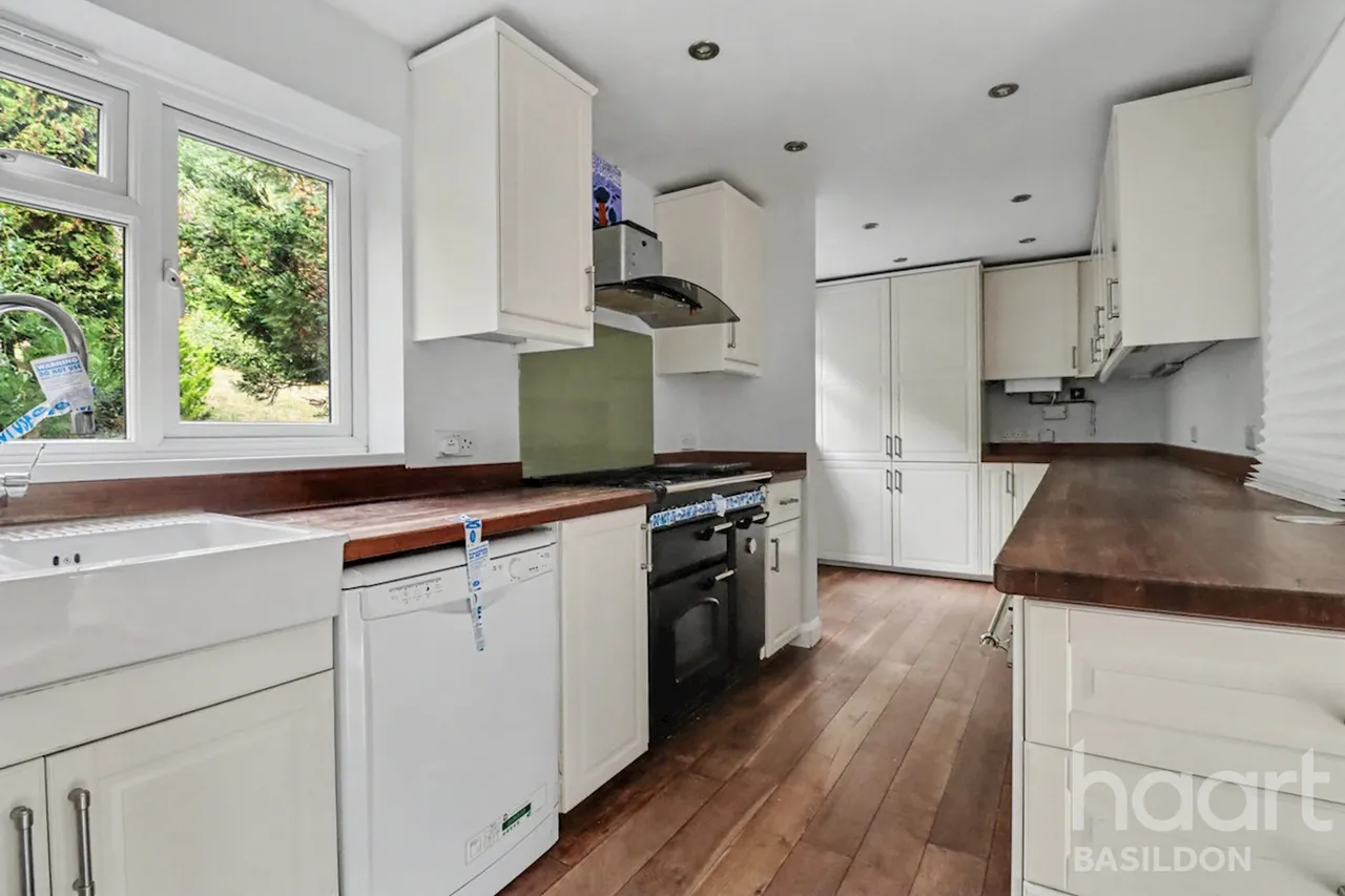 Hillcrest View, Basildon, SS16, photo 7