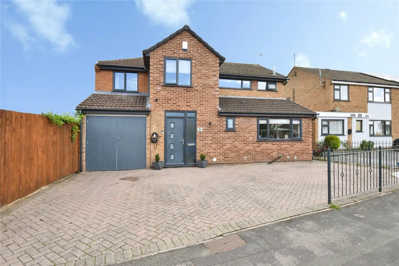 4 bed house for sale, Durnford Road, Wigston, LE18