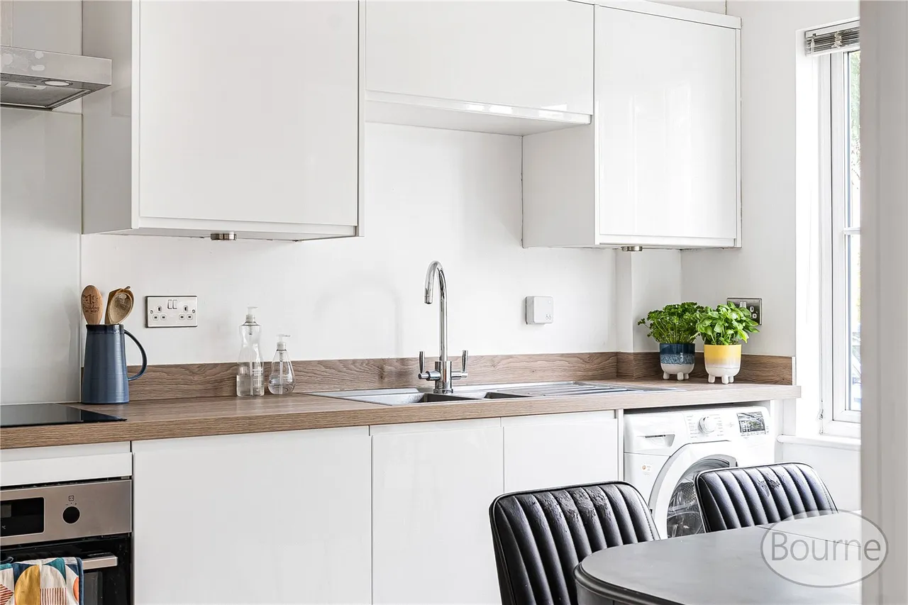 Railton Road, Guildford, GU2, photo 2