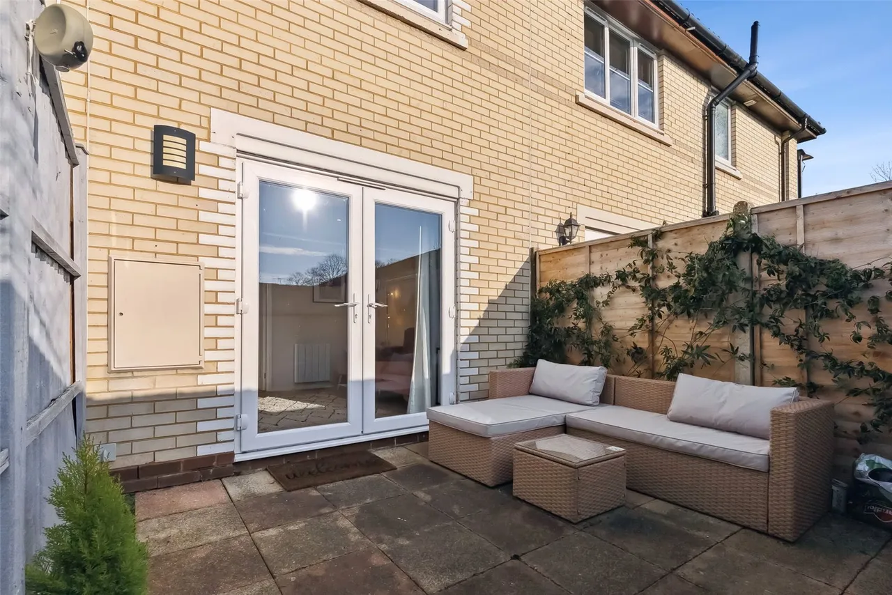 Sonning Gardens, Hampton, TW12 3PL, photo 9