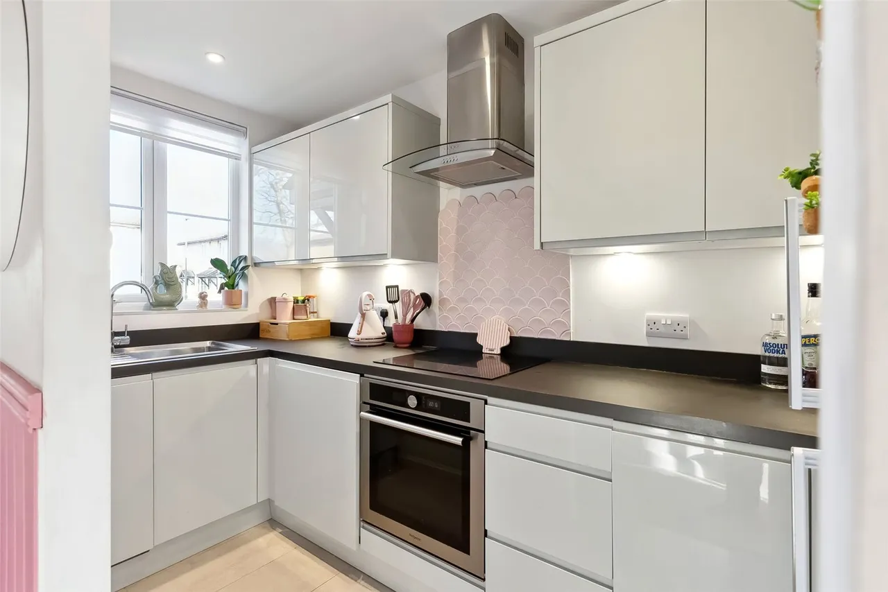 Sonning Gardens, Hampton, TW12 3PL, photo 4