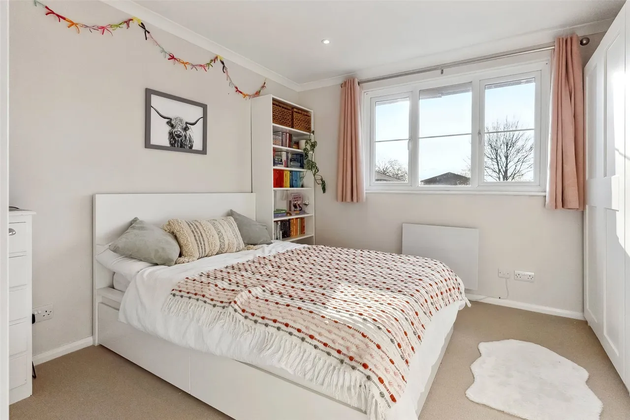 Sonning Gardens, Hampton, TW12 3PL, photo 6