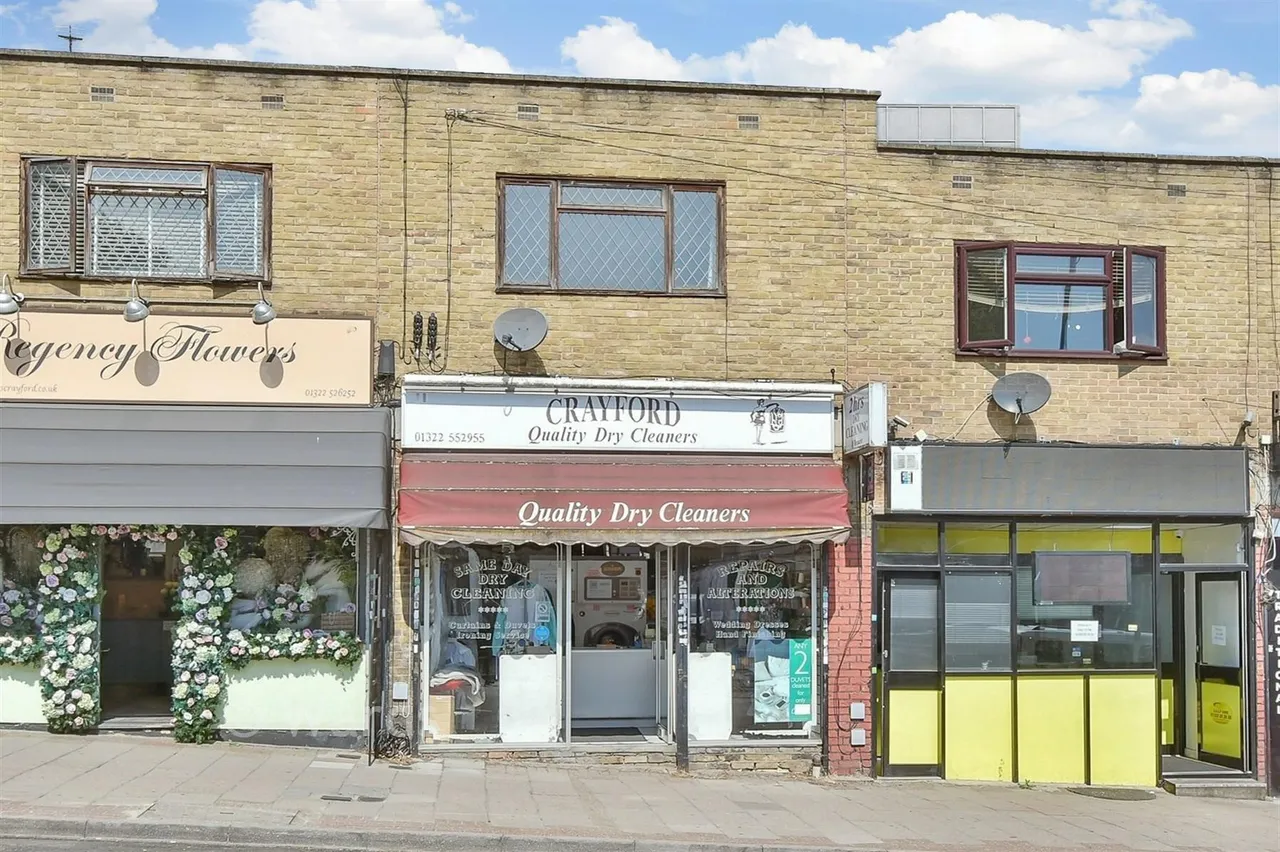1 bed flat for sale, Station Road, Crayford, DA1