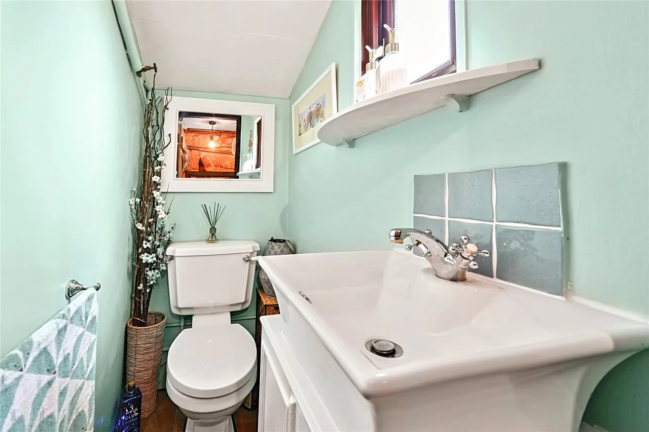 London Road, Ashington, RH20, photo 22