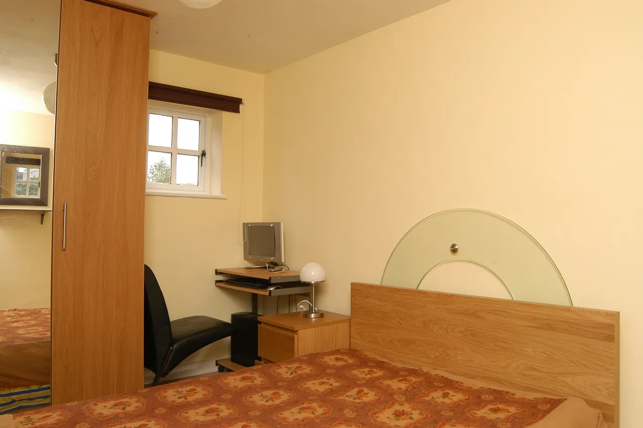 42 Athol Square, London, photo 9